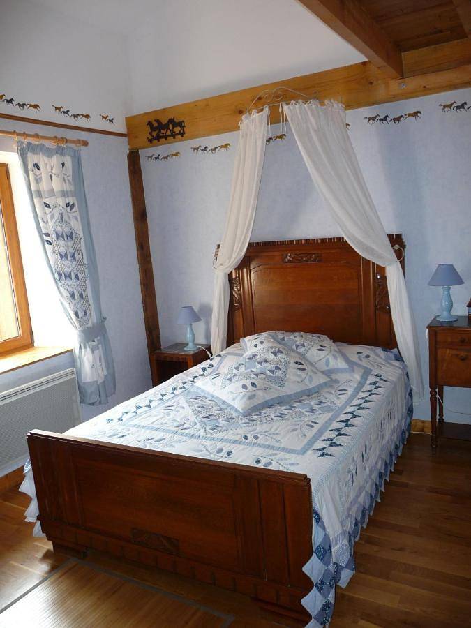 Location de vacances pour 12 personnes, avec vue et piscine ainsi que sauna et terrasse, animaux acceptés dans Portieux