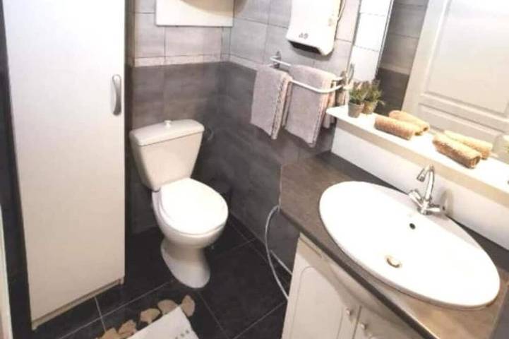 Ganze Wohnung, The carnus, heart of the city, free street parking in Rodez, Aveyron