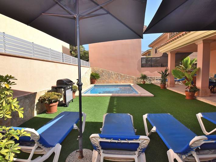 Großes Haus in Muro mit Pool und WLAN, für 8 Personen in Muro, Mallorca Norden
