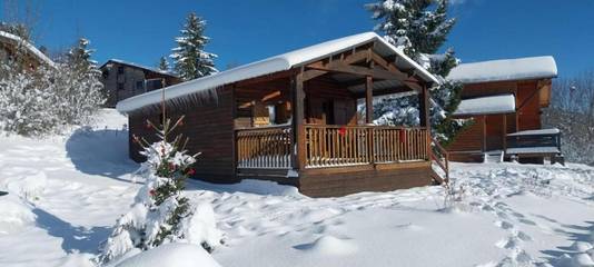 Maison de campagne pour 4 personnes, avec jardin ainsi que piscine et vue, animaux acceptés à Saint-Laurent-en-Grandvaux