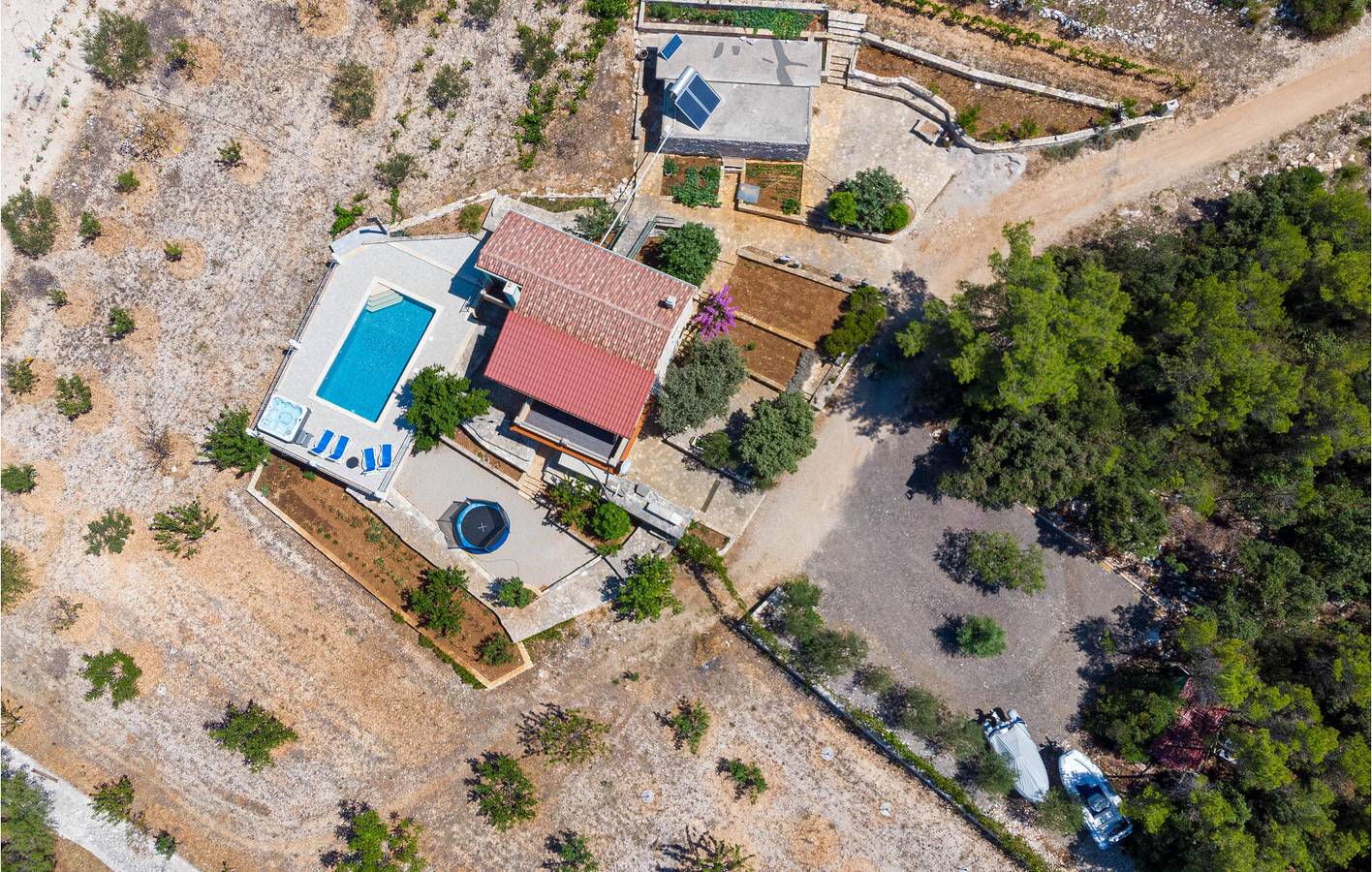 Gemütlich, 1 km vom Strand entfernt: 91 m² große Wohnung mit Pool und Terrasse in Čara, Korcula