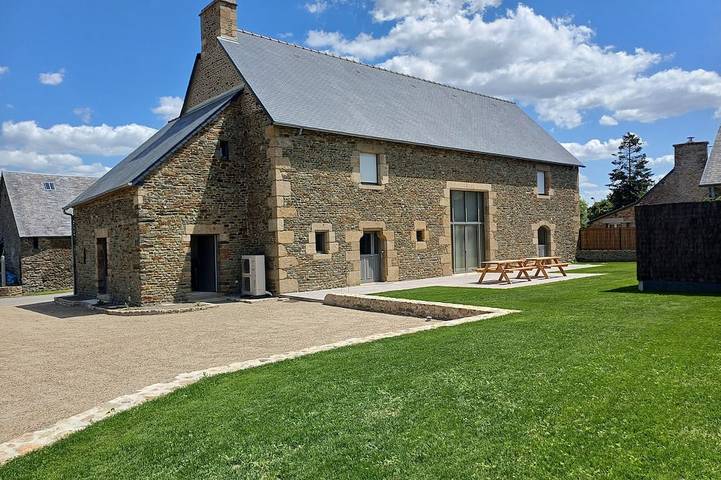 Location de vacances pour 12 personnes, avec Terrasse et Jardin