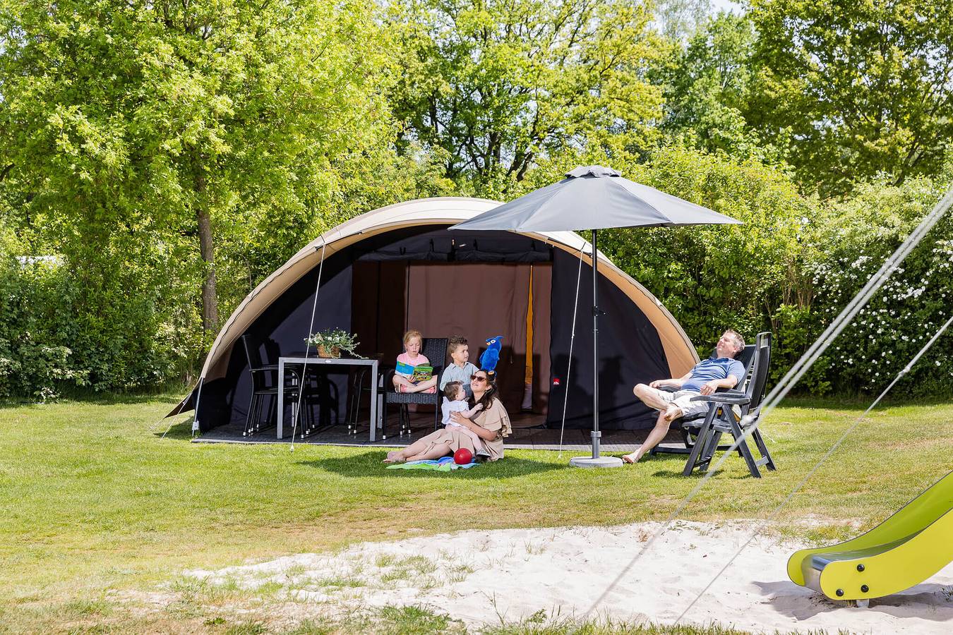 Kampeerdorp de Zandstuve — De Waard Tunneltent | 5 personen in Hardenberg, Regio Zwolle