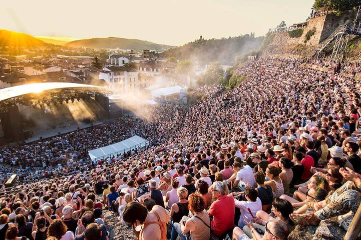 Location de vacances pour 7 personnes, avec vue ainsi que jardin et piscine à Vienne (Isère) - 2