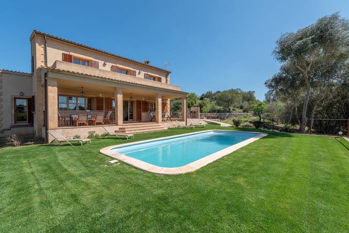Finca mit Whirlpool für 6 Personen, mit Balkon und Whirlpool sowie Garten in Artà