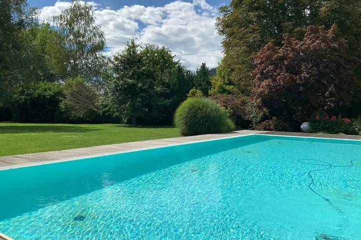 Landhaus mit herrlichem Garten, Pool und Freizeitanlage für bis zu 12 Gäste in Völkermarkt, Lavanttaler Alpen