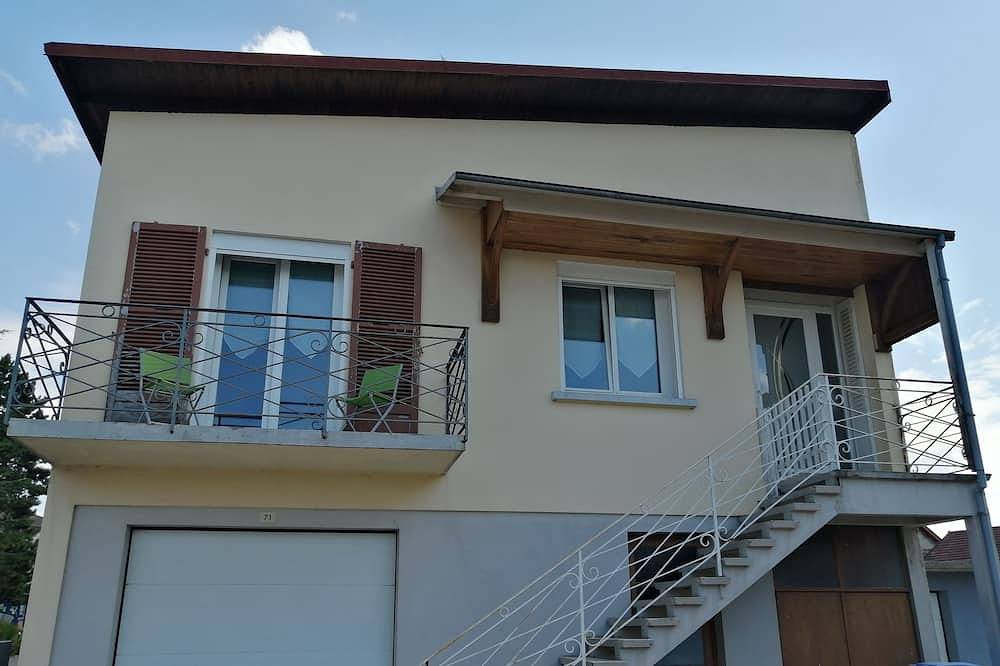 Maison de ville 70m2 avec literie de qualité. in Champagnole, Jura Francais