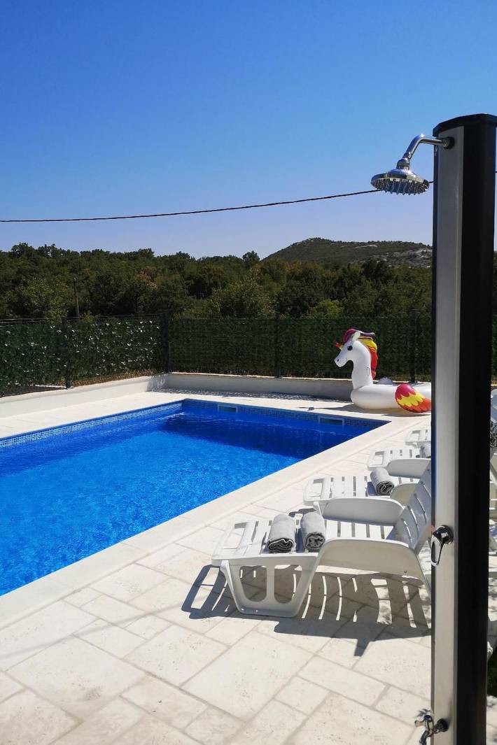 Ganze Wohnung, Für 8 Personen ca. 120 m² in Dubrava, Dalmatien (Gespanschaft Split-Dalmat in Split-Dalmatien