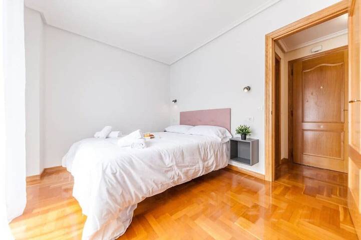 Appartement entier, Charming Coastal Apartment Steps from the Beach in Soto del Barco, Côte Cantabrique