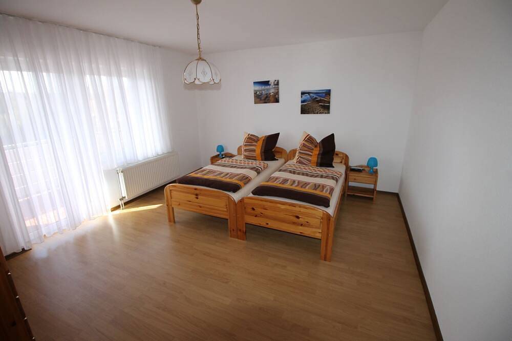 Ganze Wohnung, Große 3 Sterne Ferienwohnung in Moormerland: Fewo Torfring in Moormerland, Ostfriesland