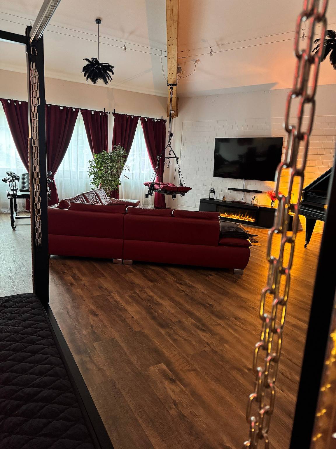 Ganze Wohnung, Red Silence I Design Suite nahe Koblenz I Erlebnis statt Standard in Bendorf, Osteifel
