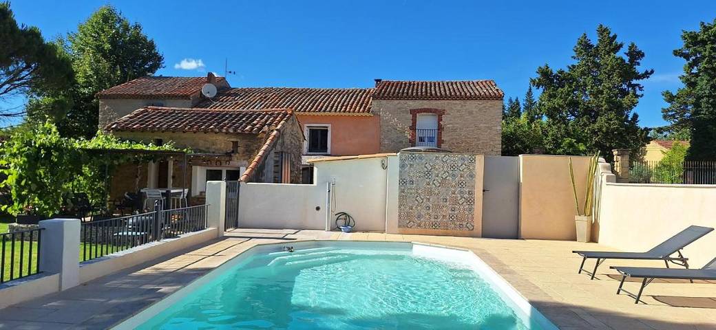 Location de vacances pour 2 personnes, avec vue ainsi que piscine et jardin à Monteux - 2