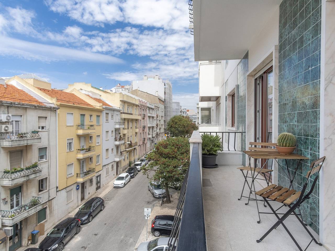 Apartamento inteiro, Apartamento de férias para 10 pessoas com varanda in São Mamede, Lisboa