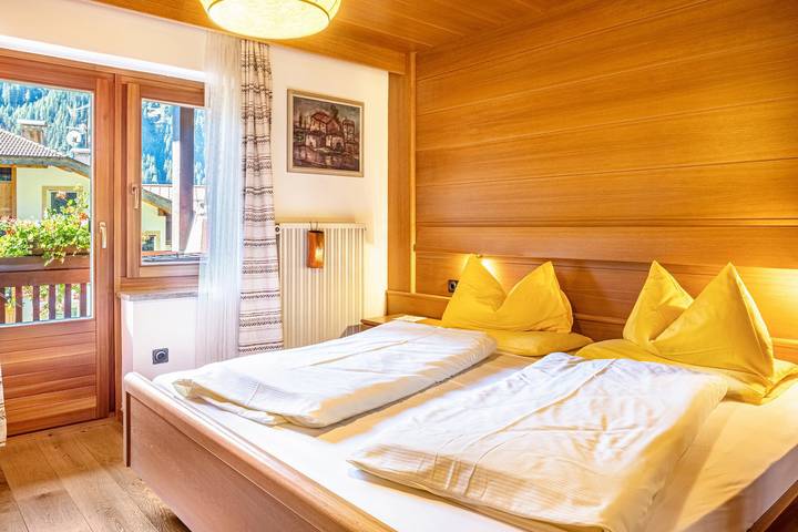 Gîte pour 6 personnes, avec jardin à Canazei