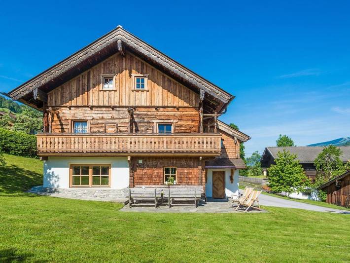 Ferienhaus für 14 Personen, mit Balkon und Terrasse sowie Garten und Ausblick