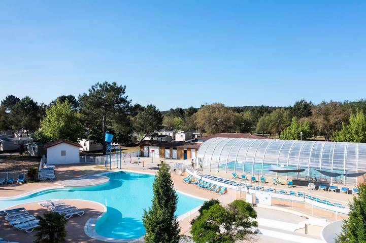 Camping pour 5 personnes, avec Terrasse et Piscine à Soustons
