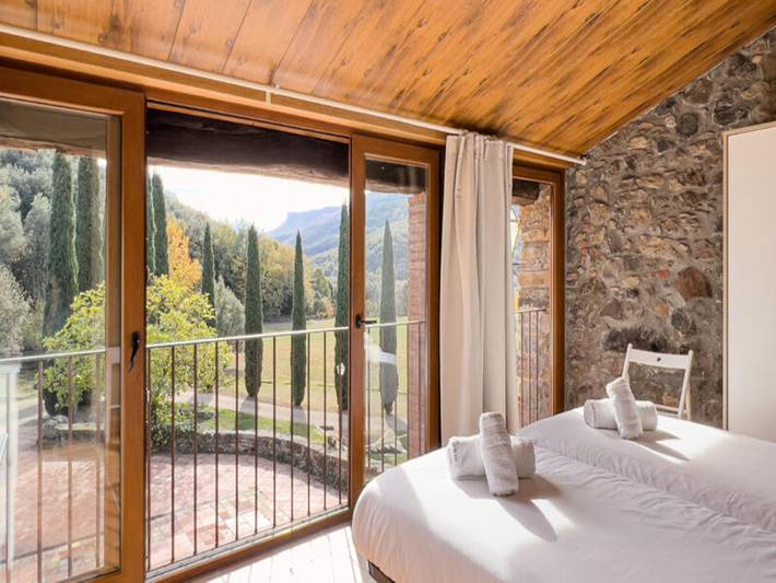 Casa rural con piscina para 14 personas, con terraza además de jardín y piscina en Garrotxa - 4