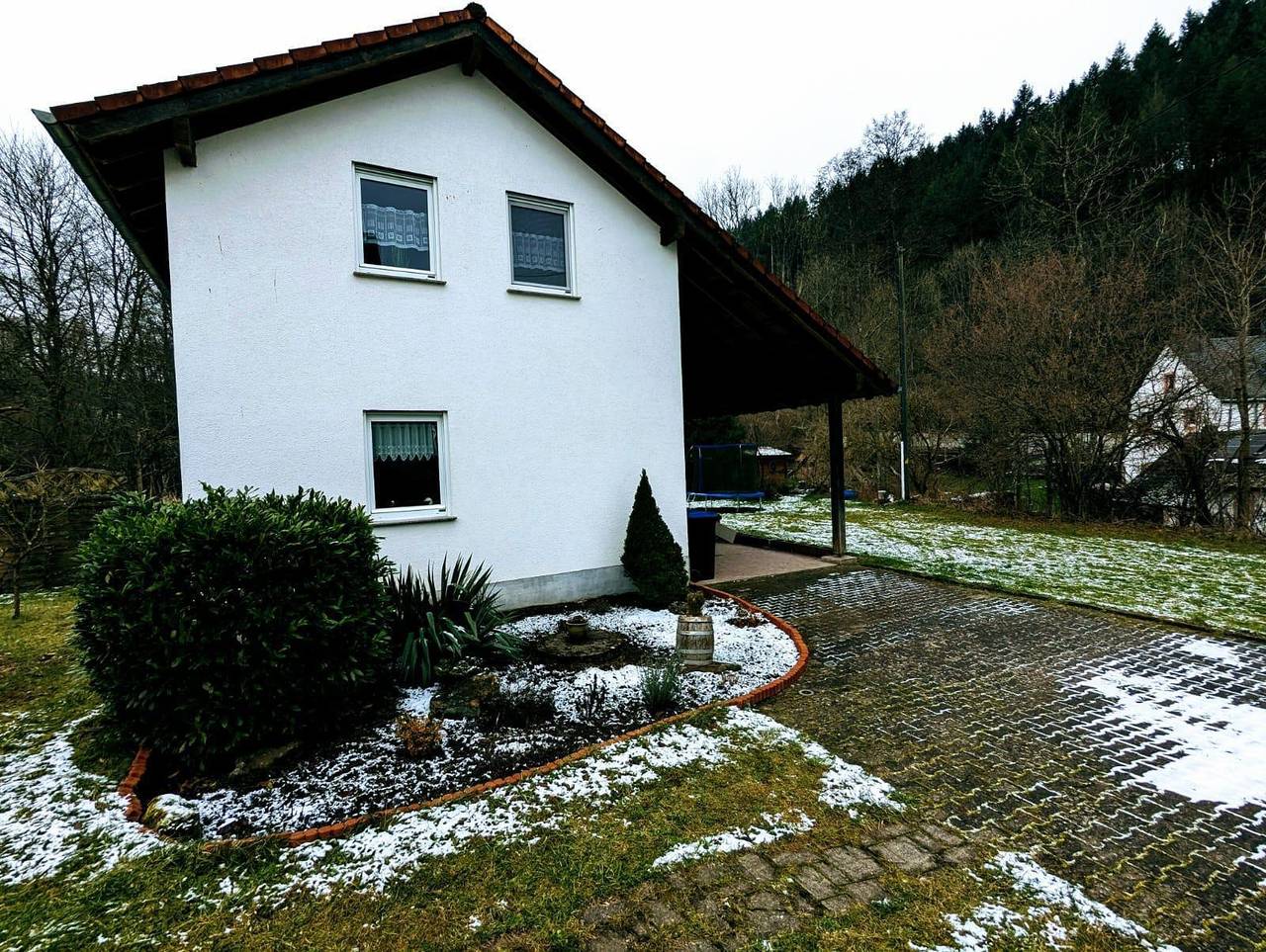 6-Bett Ferienhaus, 2x Bad/Wc, 3 Schlafräume in Schutz, Vulkaneifel