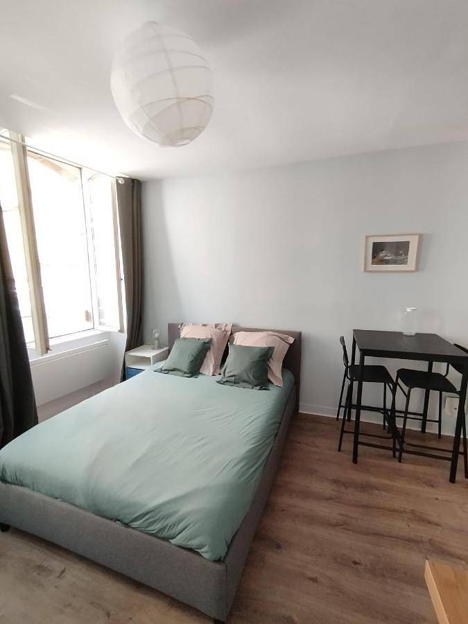 Gîte pour 2 personnes, avec Terrasse et Jardin dans Theatre Du Pays De Morlaix Morlaix