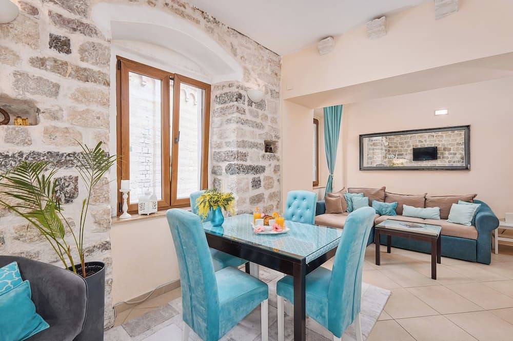 Ganze Wohnung, La Dolce Vita l ❤️ der Unesco Kotor Luxus 1bdr 50% Rabatt ideal freiberuflicher Hub in Kotor, Boka Kotorska
