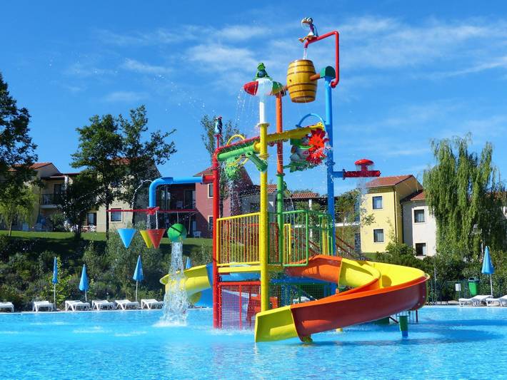 Ferienpark für 6 Personen, mit Garten und Pool am Gardasee - 2