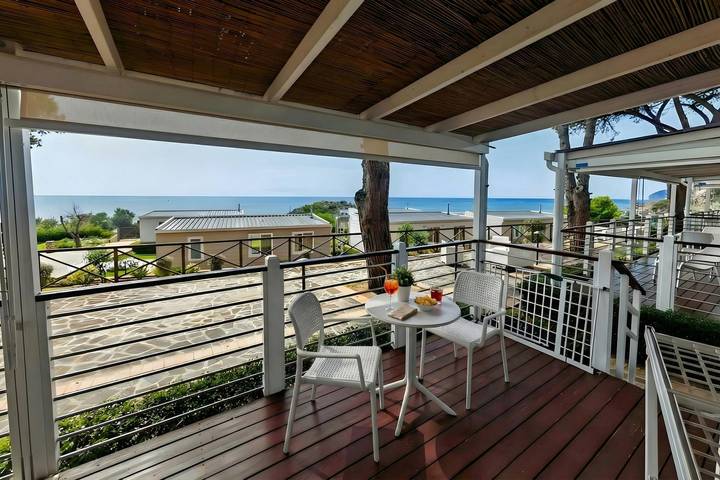 Casa mobile per 4 persone, con terrazza e vista oceano, con animali domestici in Campania