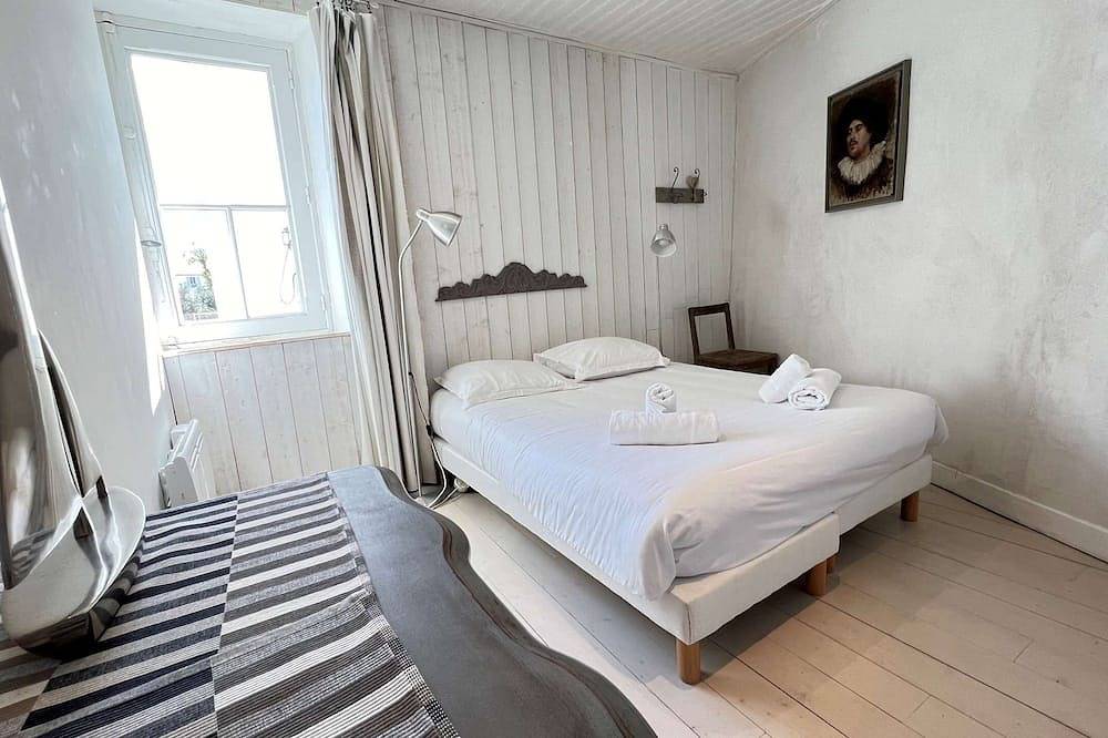 Charming villa in the heart of the village of Ars in Ars-en-Ré, Ile de Re