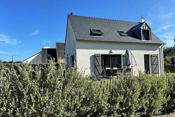 Location de vacances pour 6 personnes, avec jardin et terrasse, animaux acceptés dans Plage Pors Carn