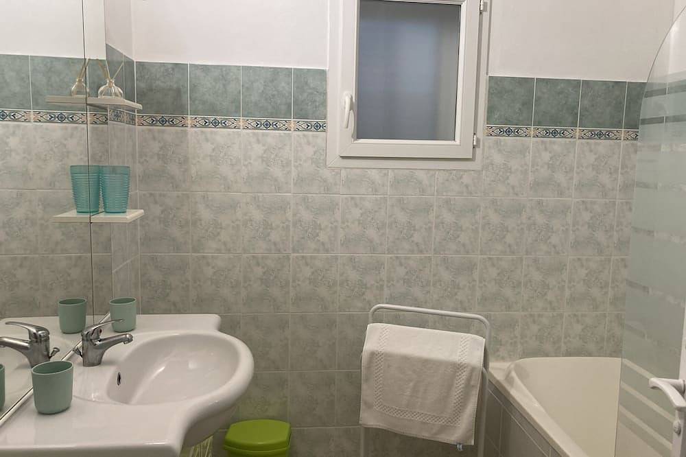 Charmantes Erdgeschoss in der Nähe von Porto-Vecchio, beheiztem Pool in Lecci, Sartène und Umgebung