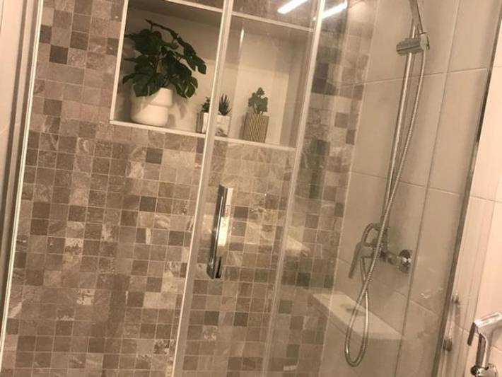 Entire apartment, Apartment in Triana with Wi-Fi and air conditioning, optional parking in Triana, Sevilla