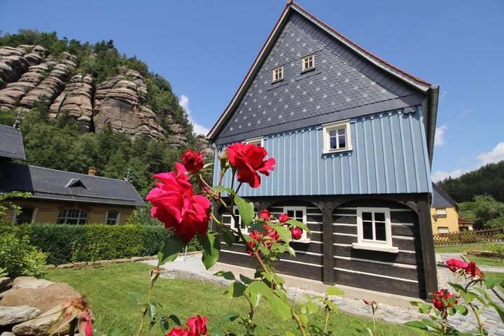 Ferienhaus für 12 Personen, mit Balkon und Garten sowie Sauna in Oybin