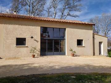 Cottage pour 2 personnes, avec jardin à Sorgues