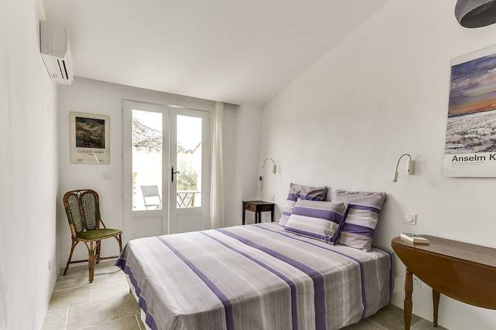 Location de vacances pour 10 personnes, avec terrasse et jardin à Puyvert - 4