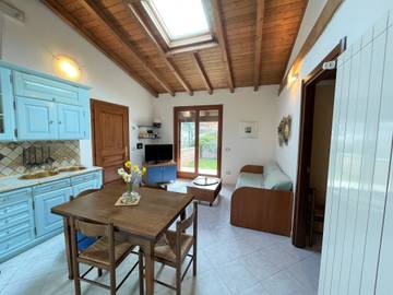 Casa Vacanza per 5 Persone in Comune di Luino, Provincia di Varese, Foto 3