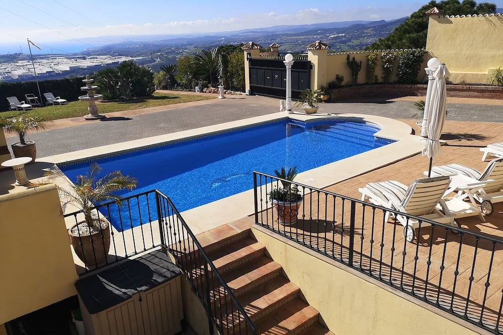 Apartamento entero, Villa Roca, Lejlighed til 2 Personer, 3km til Estepona in Estepona, Costa del Sol