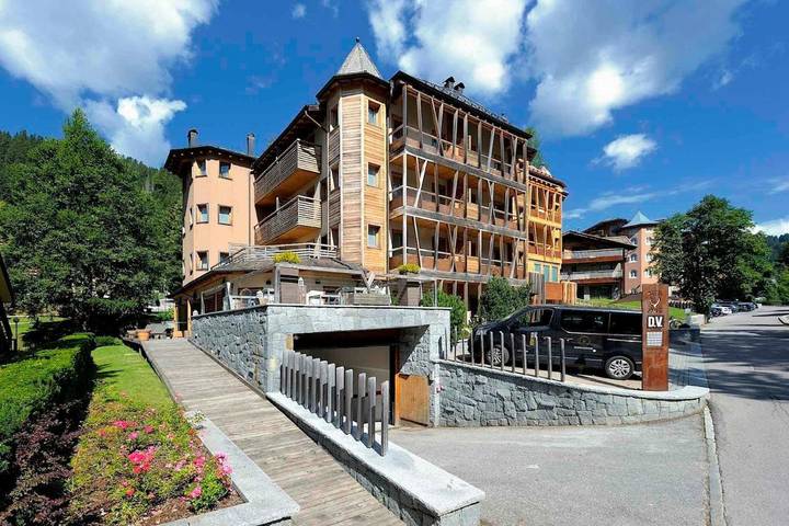 Hotel per 2 persone, con piscina e giardino nonché sauna e idromassaggio a Madonna di Campiglio