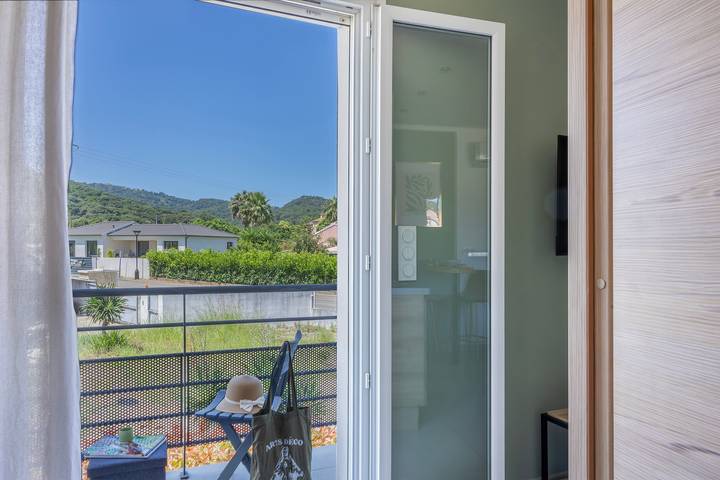 Apartamento entero, Apartamento de vacaciones para 2 personas con balcón in Santa-Lucia-di-Moriani, Región de Corte