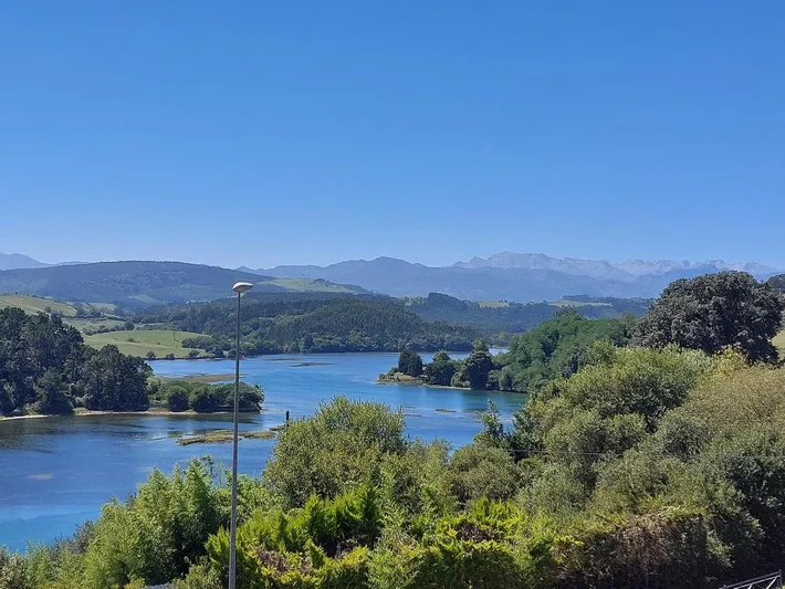 Apartamento de vacaciones para 4 personas, con jardín y piscina para niños además de vistas y piscina - 1