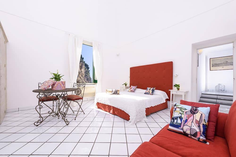 Geheel appartement, Cartiera in the only complex with Pool in Amalfi town by Amalfivacation.It in Amalfi, Amalfikust