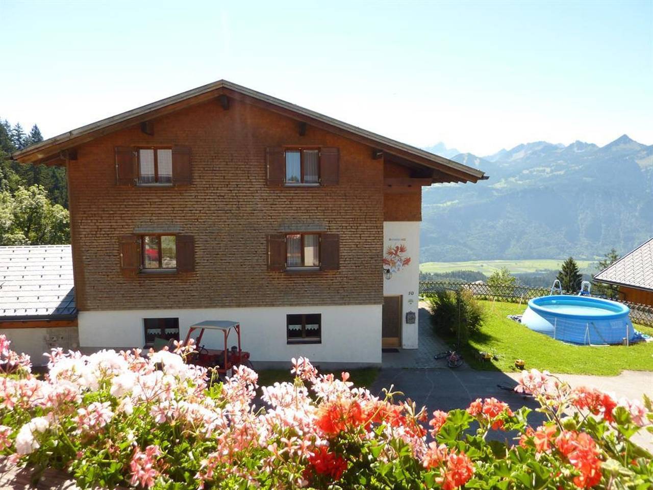 Ganze Ferienwohnung, Berghof Burtscher - Panoramablick in Ludesch, Lechquellengebirge