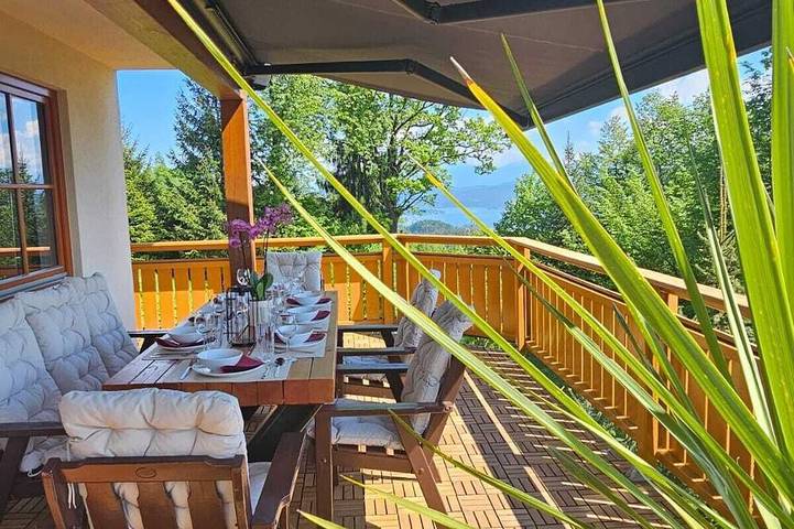 Ferienhaus für 13 Personen, mit Terrasse am Wörthersee