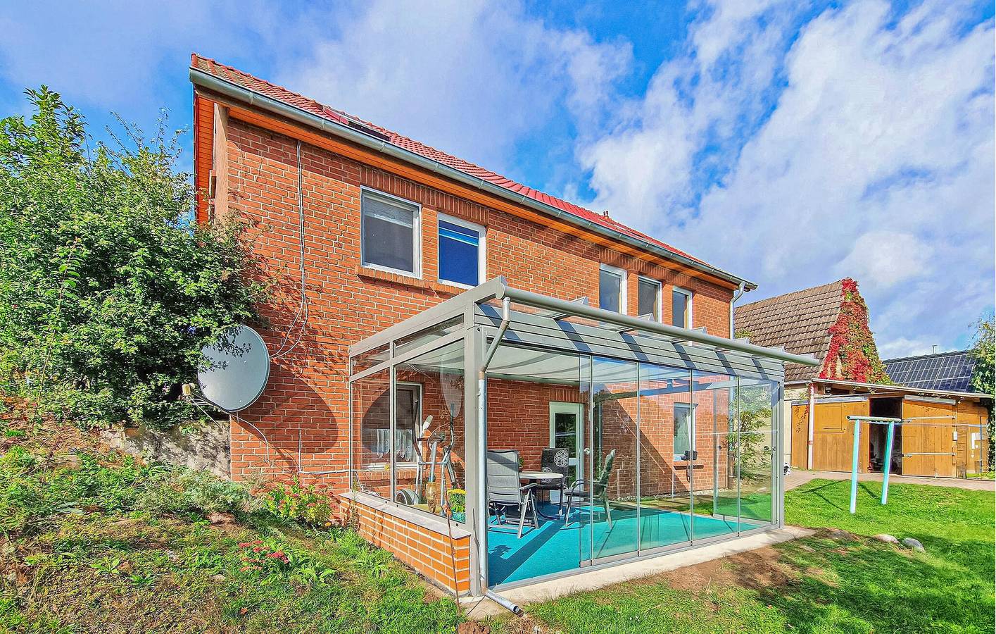 Ganze Ferienwohnung, Appartement am Strand mit Parkplatz, Terrasse und Internet - 400m in Leizen, Müritz