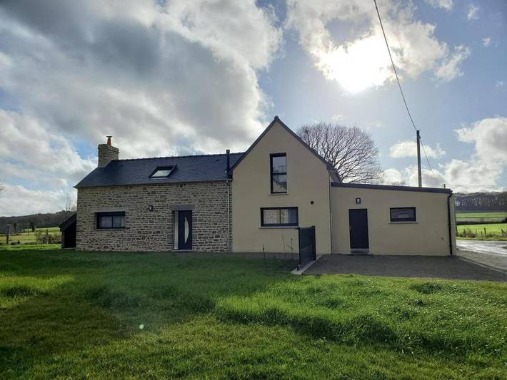 Location de vacances pour 6 personnes, avec vue ainsi que terrasse et jardin, adapté aux familles dans Saint-Jean-sur-Couesnon