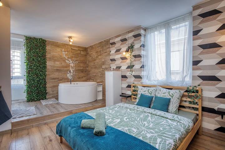 Entire apartment, Scandinavian spa in Saint-Étienne, Pilat Regional Nature Park