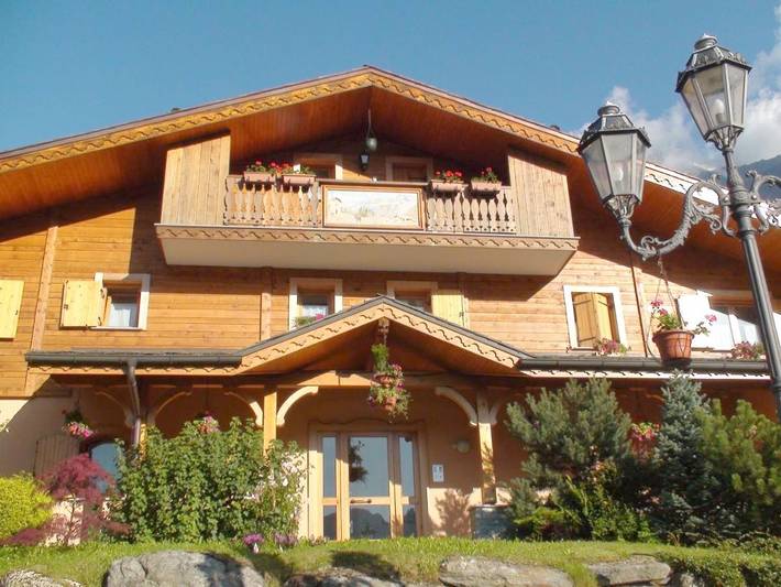 Gîte pour 5 personnes, avec Balcon et Terrasse ainsi que Jardin et Vue dans Office De Tourisme Des Houches
