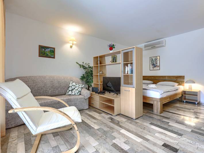 Ferienhaus für 4 Personen, mit Terrasse und Garten in Premantura - 4