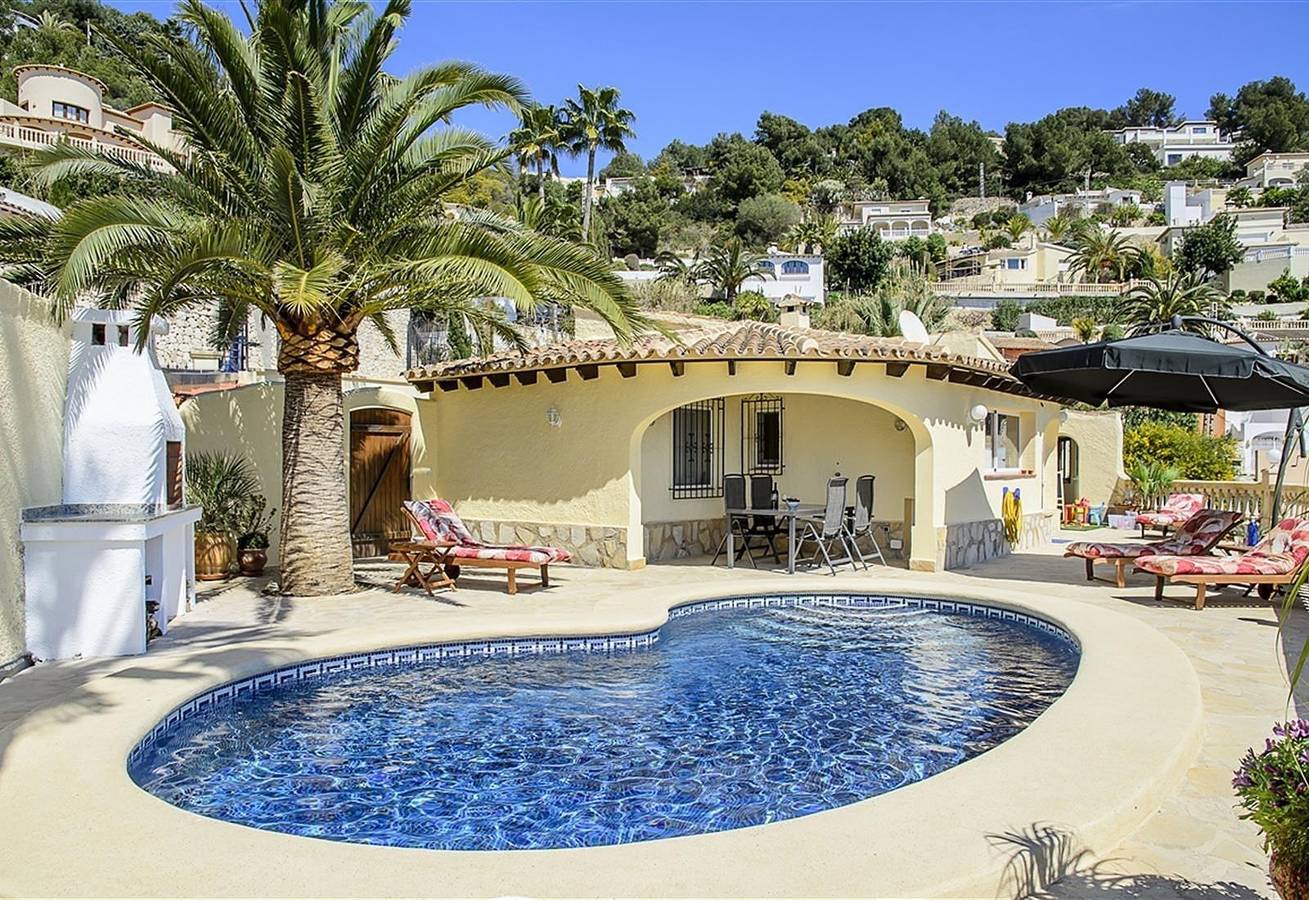 Villa 'La Vista' with Sea View, Wi-Fi and Air Conditioning in Benimeit, Teulada (Spain)