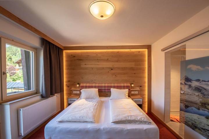 BnB für 2 Personen, mit Terrasse und Garten sowie Ausblick in Neukirchen am Großvenediger