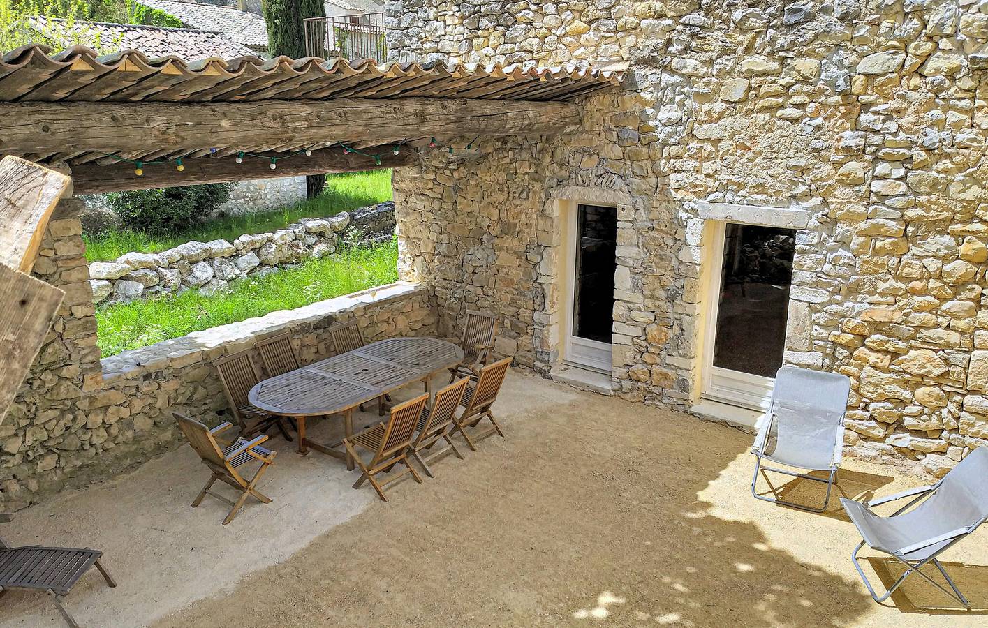 Appartement de luxe avec piscine, vue et WiFi in Gras, Privas