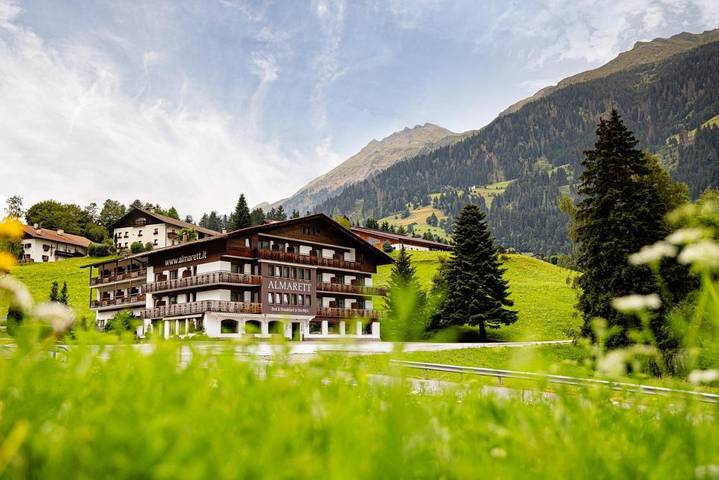 Hotel für 2 Personen, mit Ausblick und Terrasse - 1